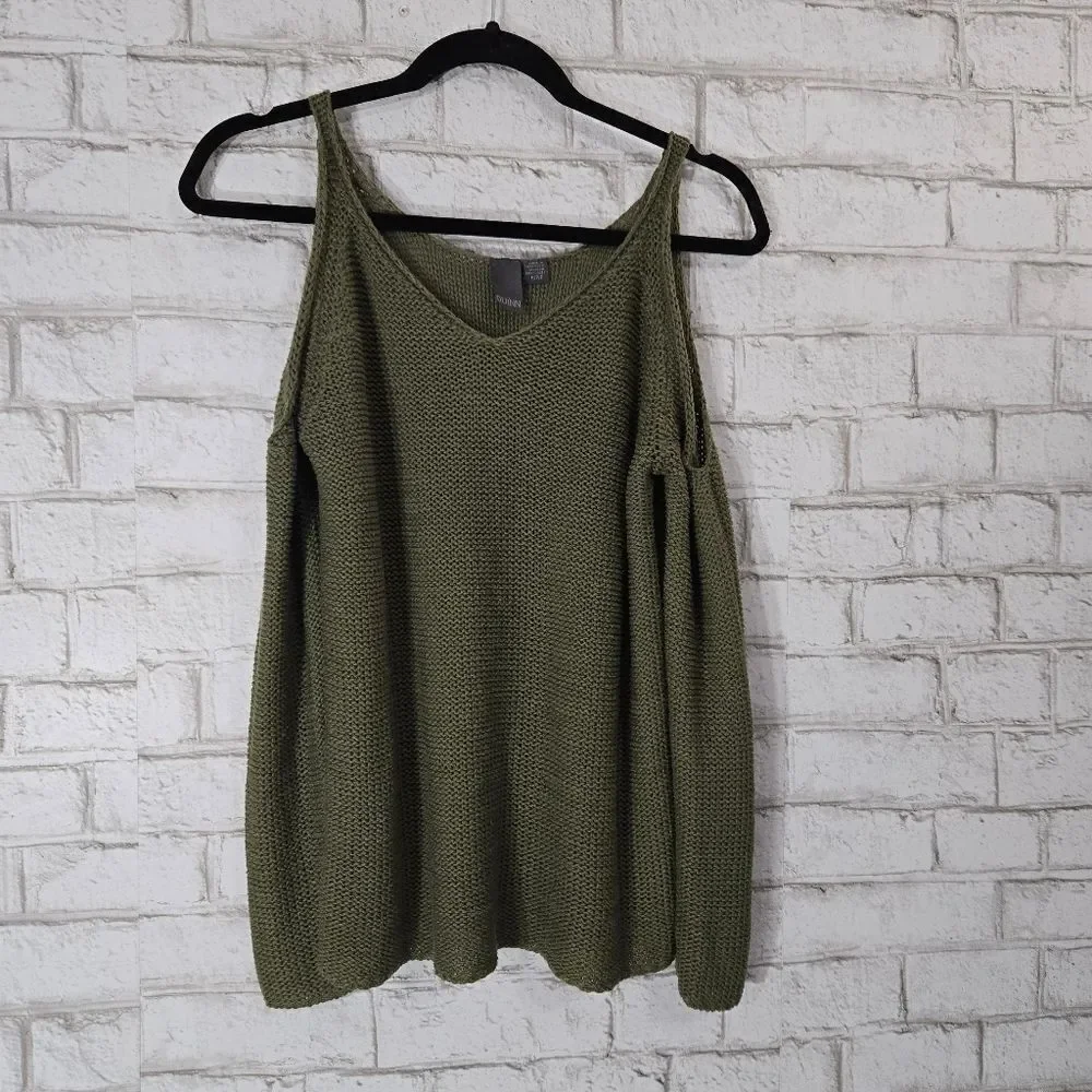 Quinn‎ brand open shoulder sweater
